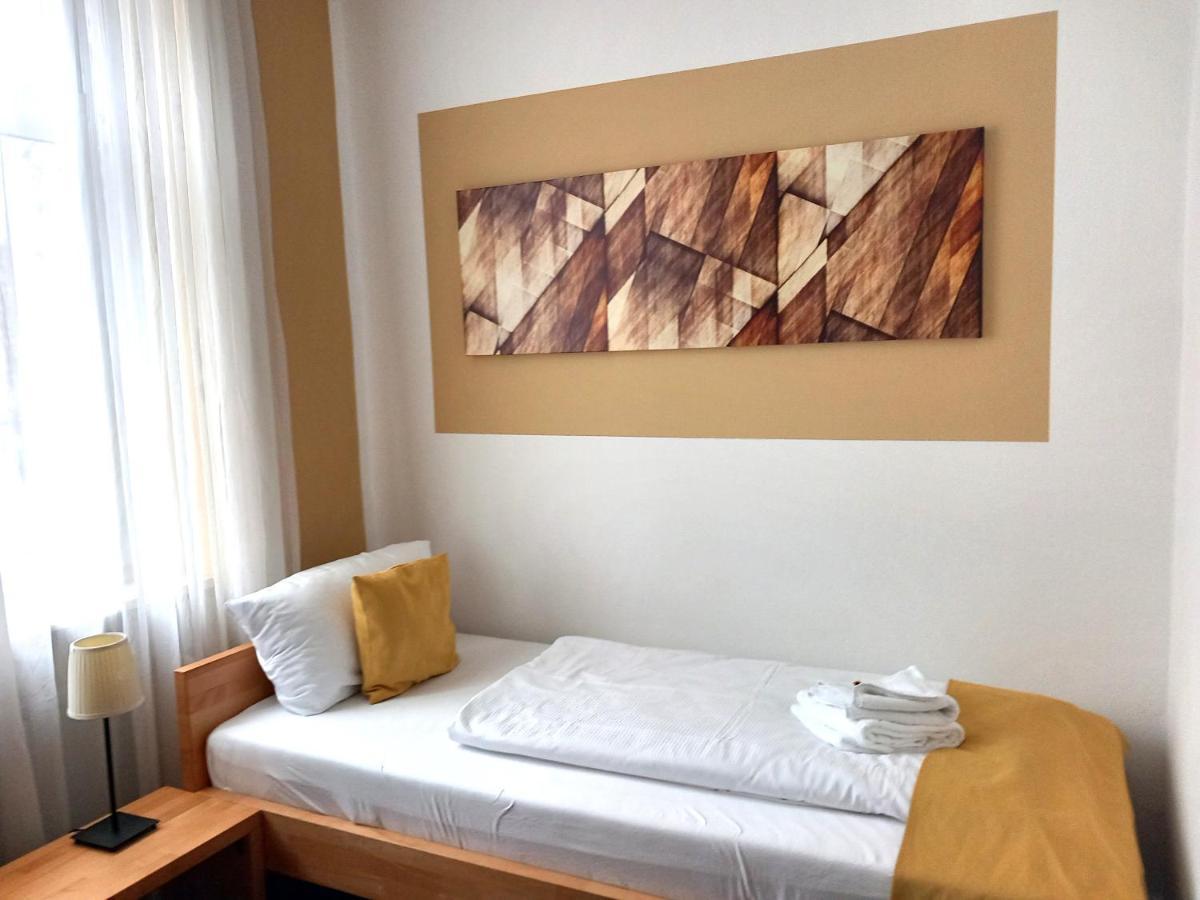 Karolinger 2* Düsseldorf